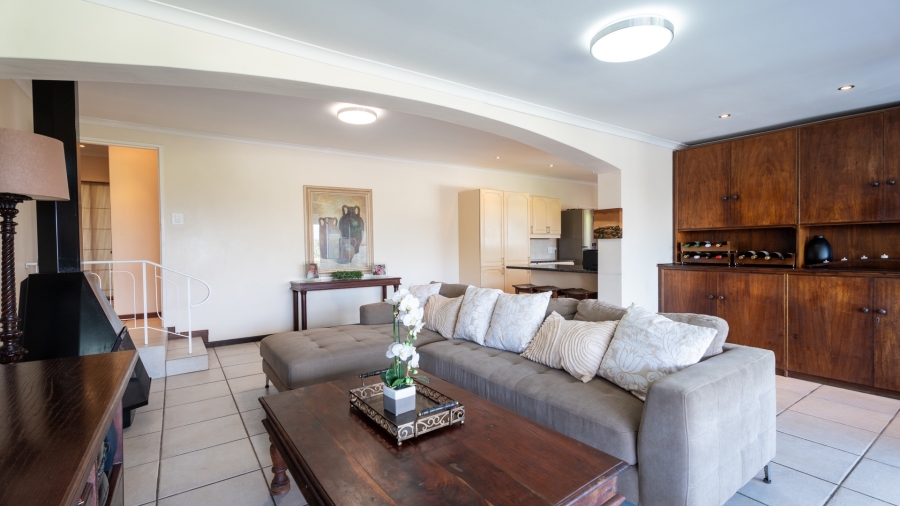 5 Bedroom Property for Sale in Uniepark Western Cape